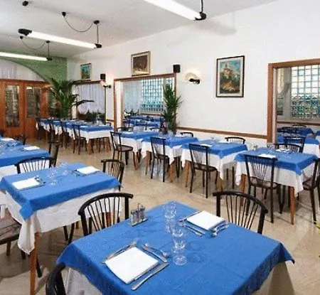 Saint Tropez & Restaurant 3*