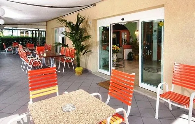 Saint Tropez & Restaurant Hotel