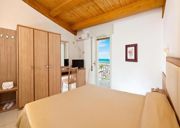 Hotel Saint Tropez & Restaurant 3*