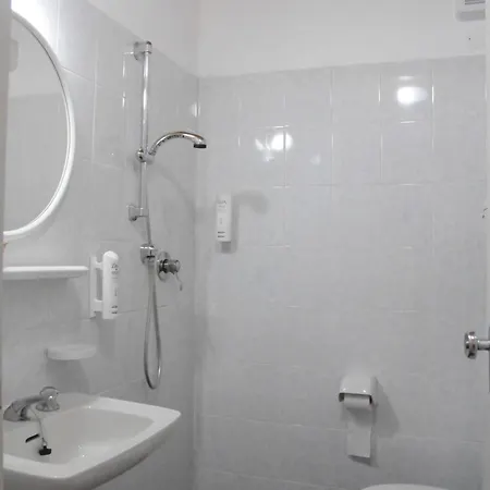 Ξενοδοχείο Saint Tropez & Restaurant