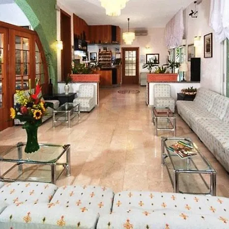 Hotel Saint Tropez & Restaurant 3*