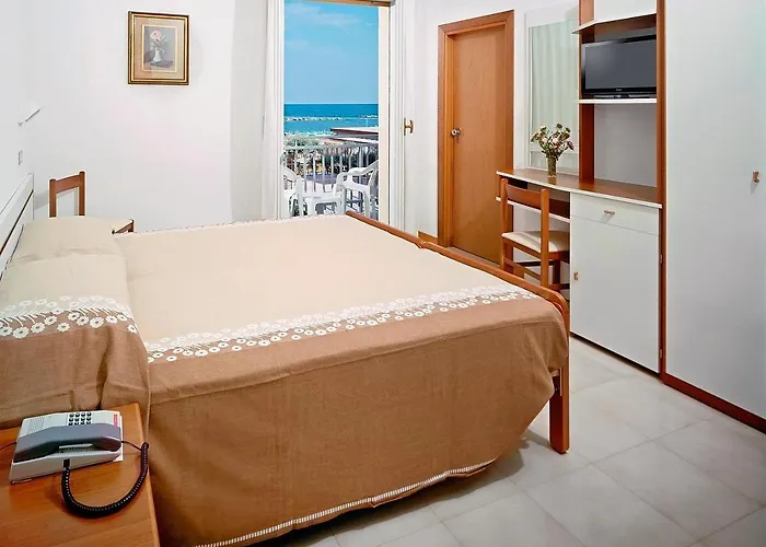 Saint Tropez & Restaurant 3*