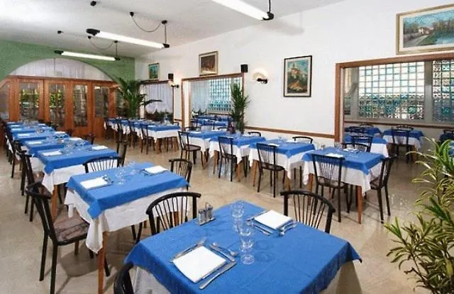 Saint Tropez & Restaurant 3*
